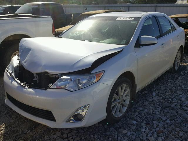 4T1BF1FK3EU445396 - 2014 TOYOTA CAMRY L WHITE photo 2