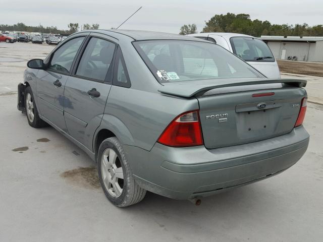 1FAHP34N45W110419 - 2005 FORD FOCUS ZX4 GREEN photo 3