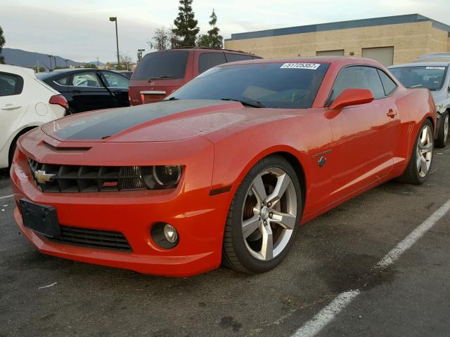 2G1FK1EJXA9216238 - 2010 CHEVROLET CAMARO SS ORANGE photo 2