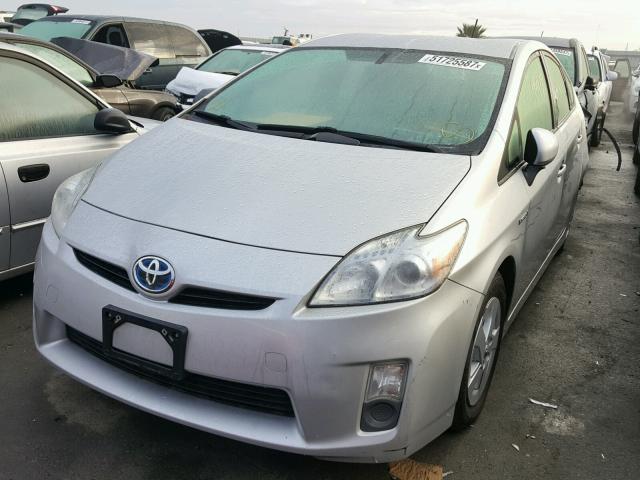 JTDKN3DU8B0324812 - 2011 TOYOTA PRIUS SILVER photo 2