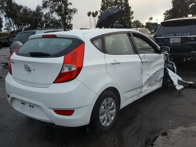 KMHCT5AE3GU255171 - 2016 HYUNDAI ACCENT SE WHITE photo 4