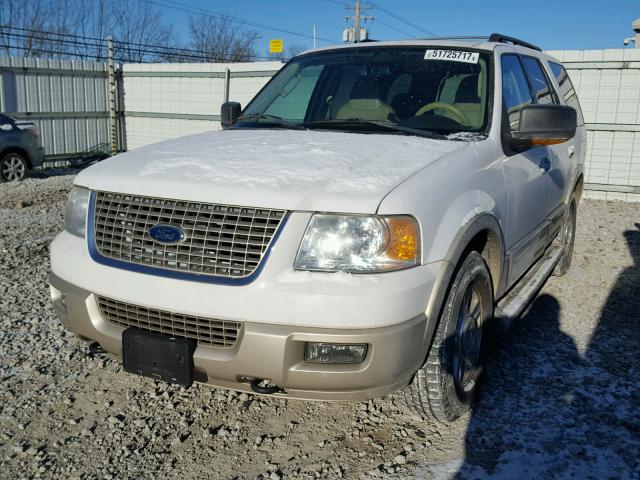 1FMFU18585LA33222 - 2005 FORD EXPEDITION WHITE photo 2