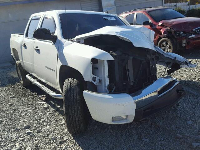 3GCPKSE39BG323453 - 2011 CHEVROLET SILVERADO WHITE photo 1