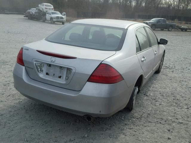 1HGCM56447A207988 - 2007 HONDA ACCORD LX SILVER photo 4