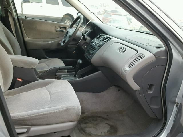 1HGCF86652A130361 - 2002 HONDA ACCORD VAL SILVER photo 5