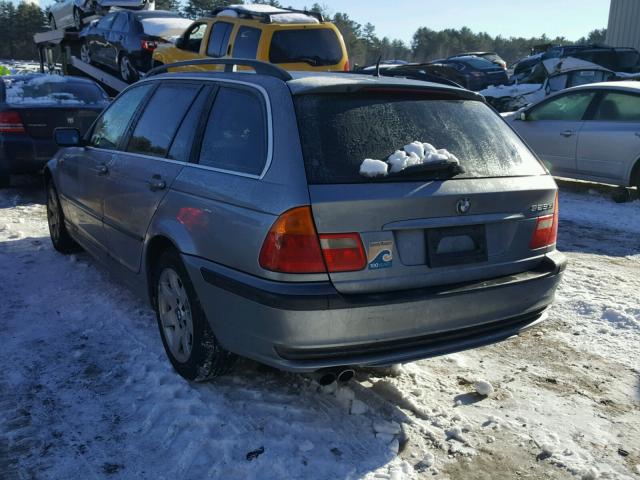 WBAEP33405PF05018 - 2005 BMW 325 XIT SILVER photo 3