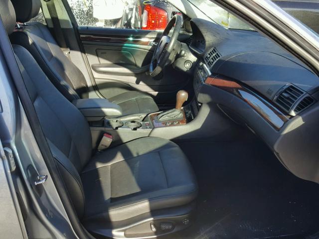 WBAEP33405PF05018 - 2005 BMW 325 XIT SILVER photo 5