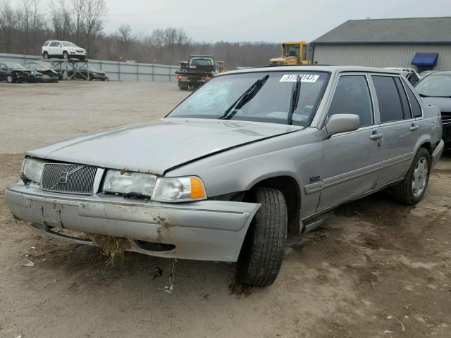 YV1KS9600V1115143 - 1997 VOLVO 960 GRAY photo 2