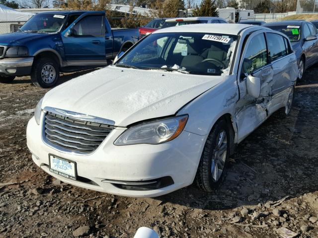 1C3CCBAB8CN208008 - 2012 CHRYSLER 200 LX WHITE photo 2