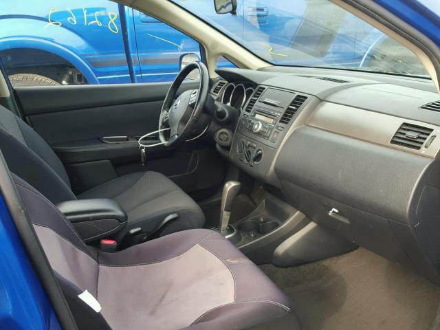 3N1BC13E68L410624 - 2008 NISSAN VERSA S BLUE photo 5