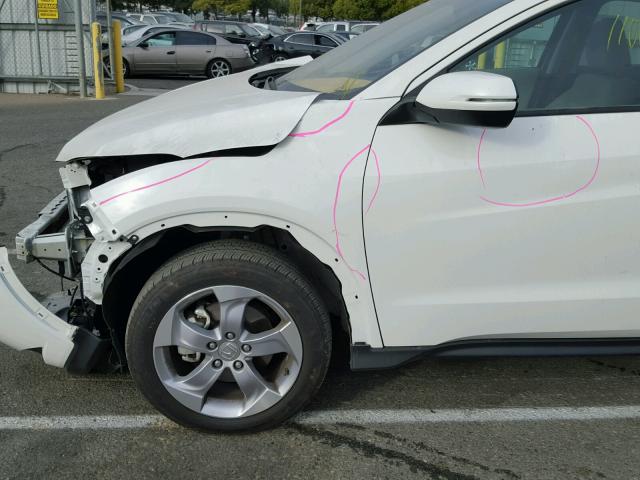 3CZRU5H50GM754624 - 2016 HONDA HR-V EX WHITE photo 9