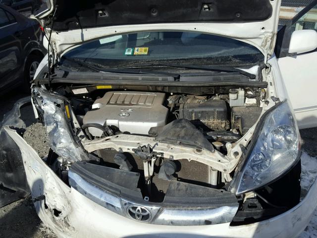 5TDZK22C08S159453 - 2008 TOYOTA SIENNA XLE WHITE photo 7