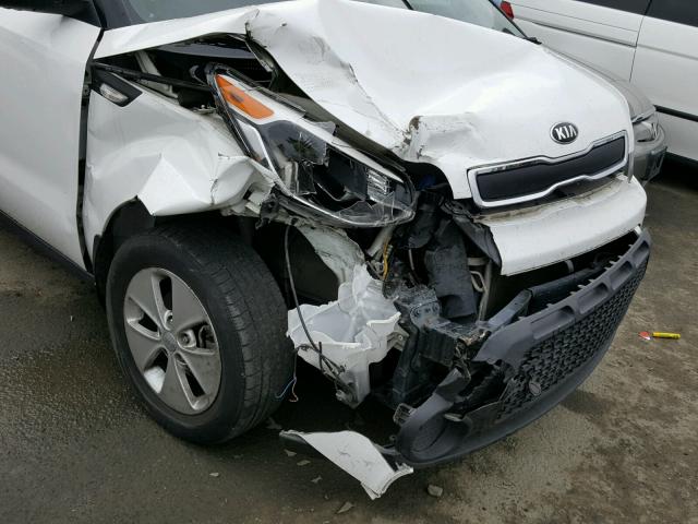 KNDJN2A28E7747474 - 2014 KIA SOUL WHITE photo 9