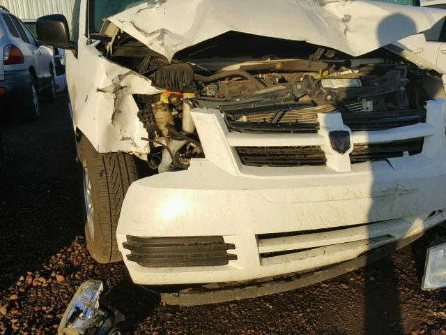 2D4RN3D18AR418345 - 2010 DODGE GRAND CARA WHITE photo 9