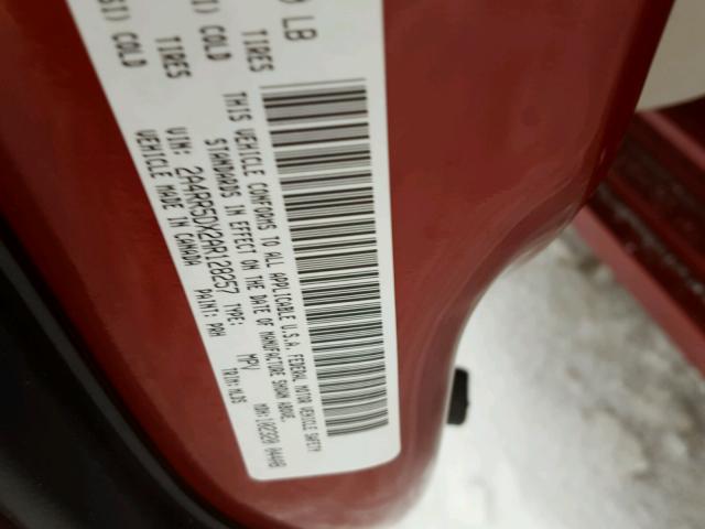 2A4RR5DX2AR128257 - 2010 CHRYSLER TOWN & COU RED photo 10