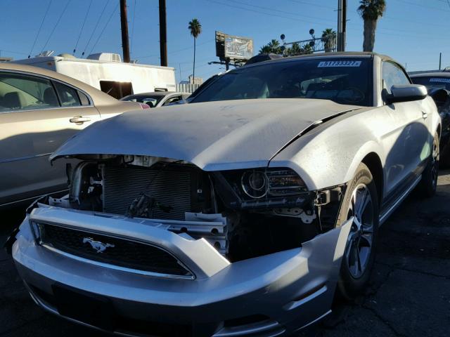 1ZVBP8EM4E5272525 - 2014 FORD MUSTANG SILVER photo 2