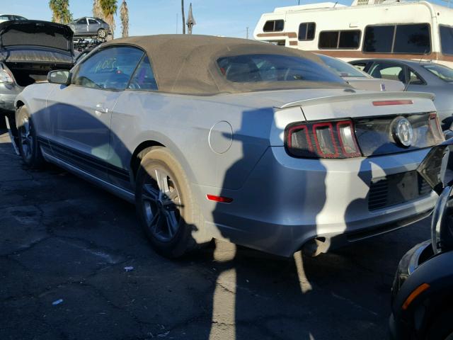 1ZVBP8EM4E5272525 - 2014 FORD MUSTANG SILVER photo 3