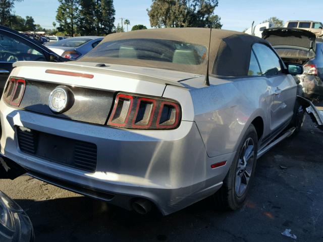 1ZVBP8EM4E5272525 - 2014 FORD MUSTANG SILVER photo 4