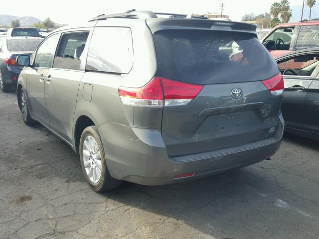 5TDDK3DC4BS014386 - 2011 TOYOTA SIENNA XLE GREEN photo 3