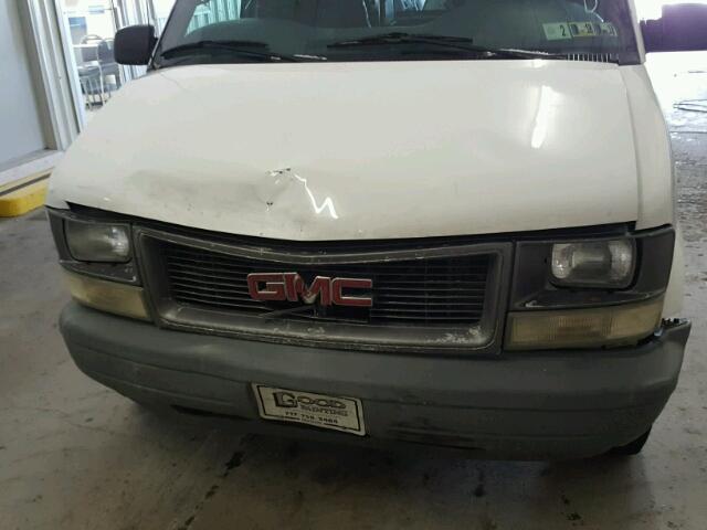 1GTDM19W11B514707 - 2001 GMC SAFARI XT WHITE photo 9