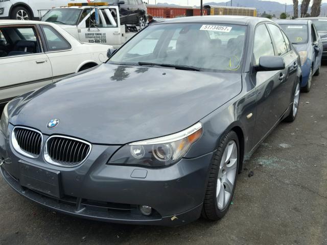 WBANB33505CN68082 - 2005 BMW 545 I GRAY photo 2