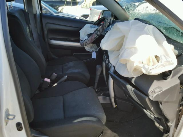 JTKKT624560154031 - 2006 TOYOTA SCION XA WHITE photo 5