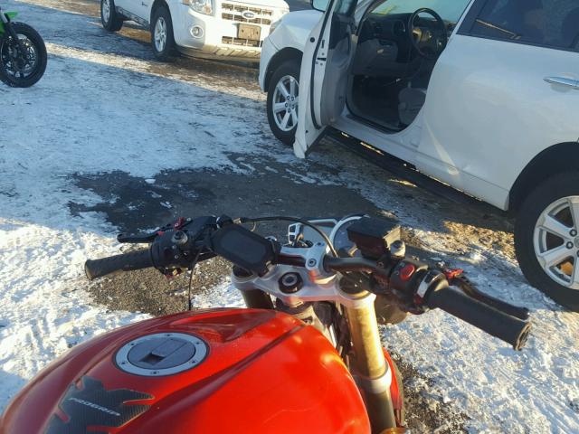 SMTL02NE2GT728636 - 2016 TRIUMPH MOTORCYCLE STREET TRI RED photo 5