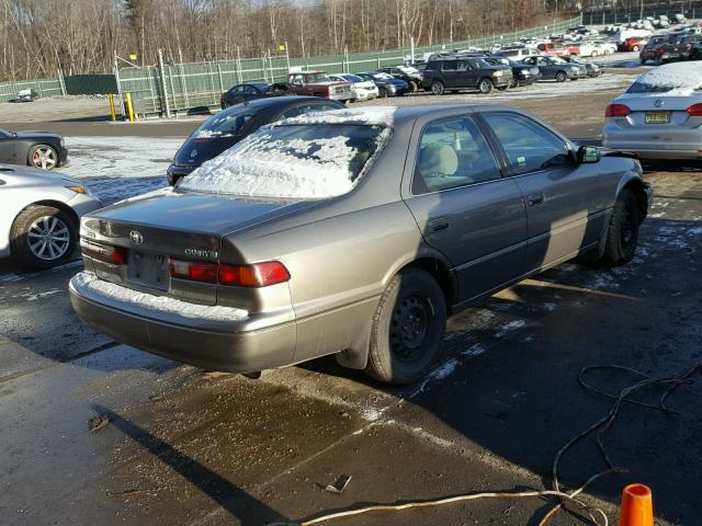 4T1BG22K8XU604800 - 1999 TOYOTA CAMRY CE GRAY photo 4