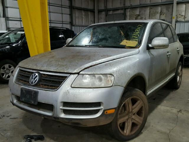 WVGCM77L44D044586 - 2004 VOLKSWAGEN TOUAREG 4. SILVER photo 2