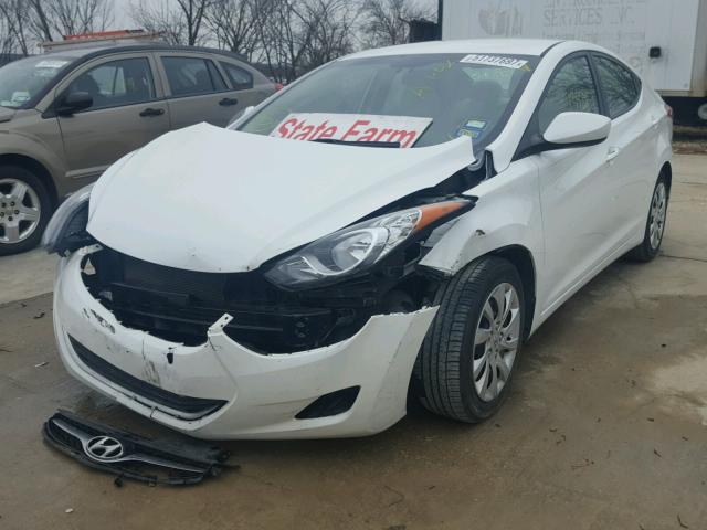 5NPDH4AE1CH123292 - 2012 HYUNDAI ELANTRA GL WHITE photo 2