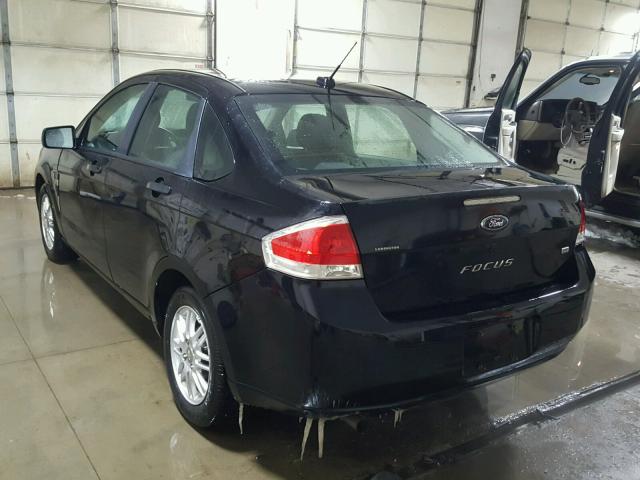 1FAHP35N78W122311 - 2008 FORD FOCUS SE BLACK photo 3