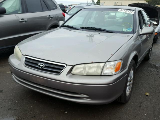 4T1BF28K91U125089 - 2001 TOYOTA CAMRY LE GRAY photo 2