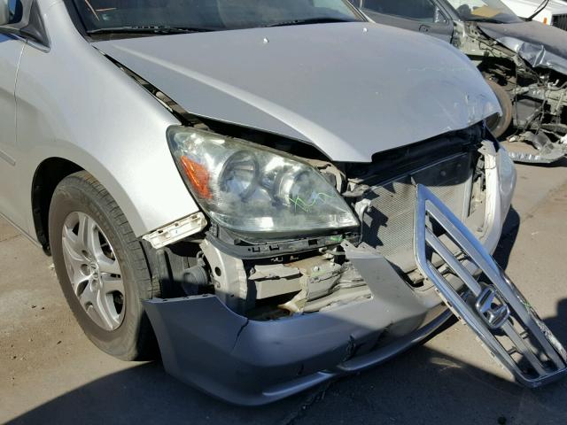 5FNRL38685B419344 - 2005 HONDA ODYSSEY EX SILVER photo 9