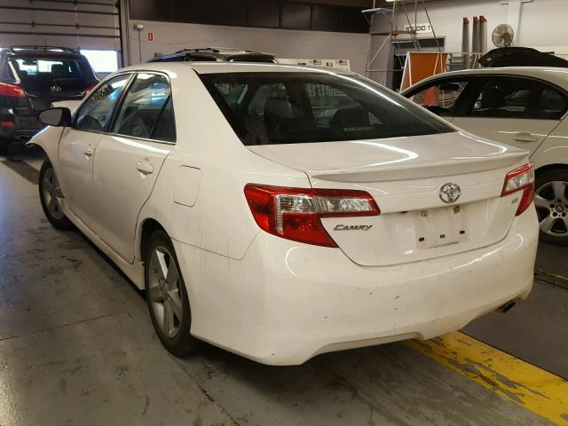 4T1BF1FK7EU372209 - 2014 TOYOTA CAMRY L WHITE photo 3