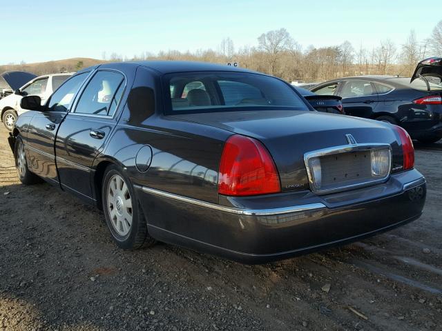 1LNHM83V96Y620705 - 2006 LINCOLN TOWN CAR D GRAY photo 3