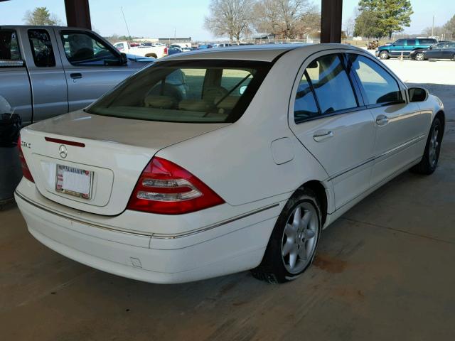 WDBRF61JX4A596569 - 2004 MERCEDES-BENZ C 240 WHITE photo 4