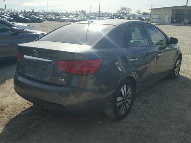 KNAFU4A21D5737459 - 2013 KIA FORTE EX GRAY photo 4