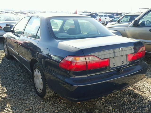 1HGCG6655YA023957 - 2000 HONDA ACCORD LX BLUE photo 3