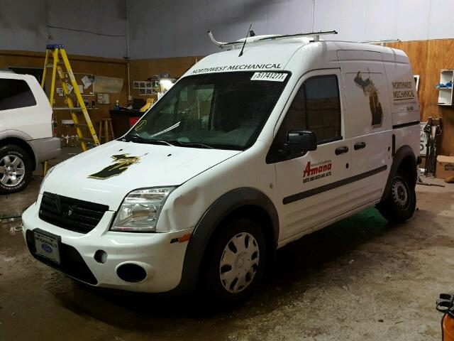 NM0LS7BN5AT025580 - 2010 FORD TRANSIT CO WHITE photo 2