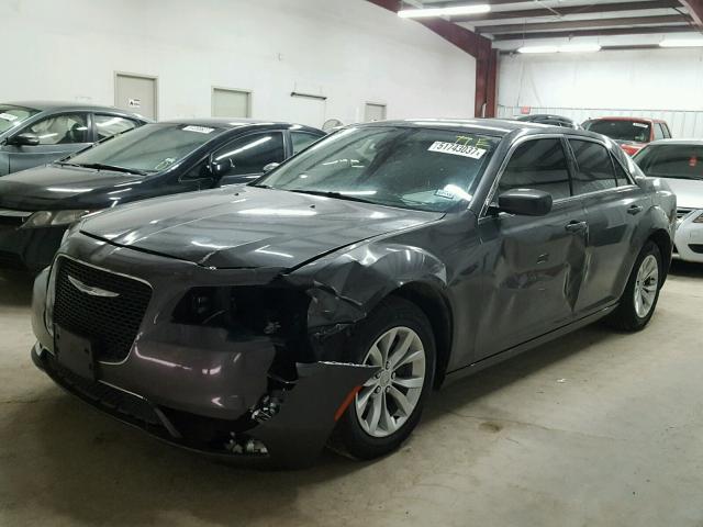 2C3CCAAG5FH807290 - 2015 CHRYSLER 300 LIMITE CHARCOAL photo 2