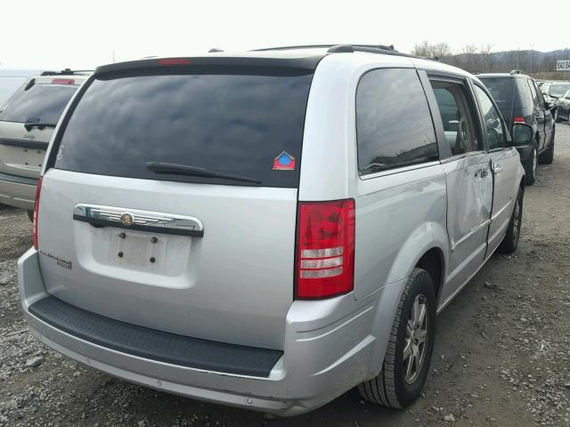 2A8HR54P88R697618 - 2008 CHRYSLER TOWN & COU SILVER photo 4