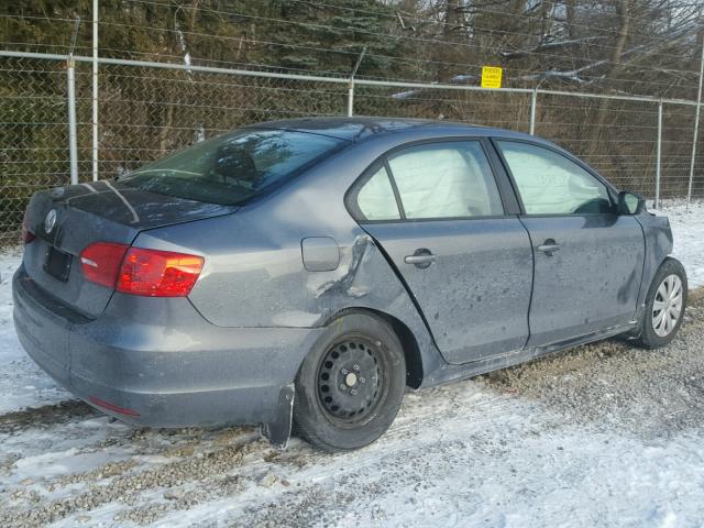 3VW2K7AJXEM251595 - 2014 VOLKSWAGEN JETTA BASE GRAY photo 4