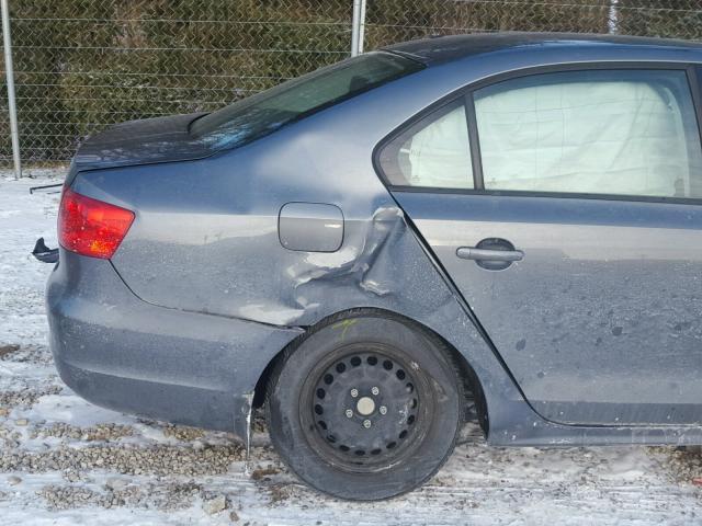 3VW2K7AJXEM251595 - 2014 VOLKSWAGEN JETTA BASE GRAY photo 9