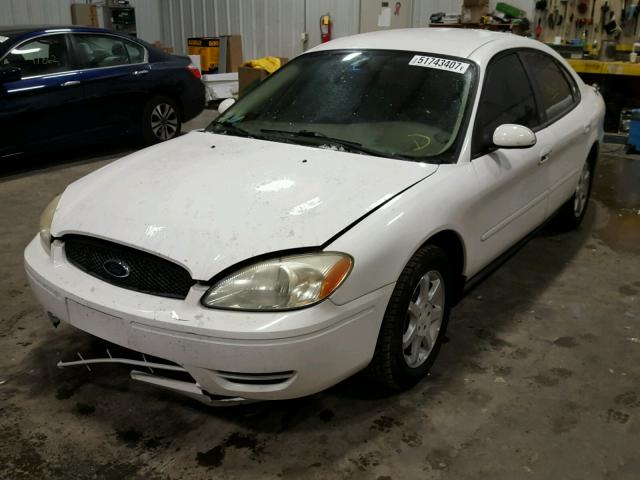 1FAHP56UX6A237366 - 2006 FORD TAURUS SEL WHITE photo 2