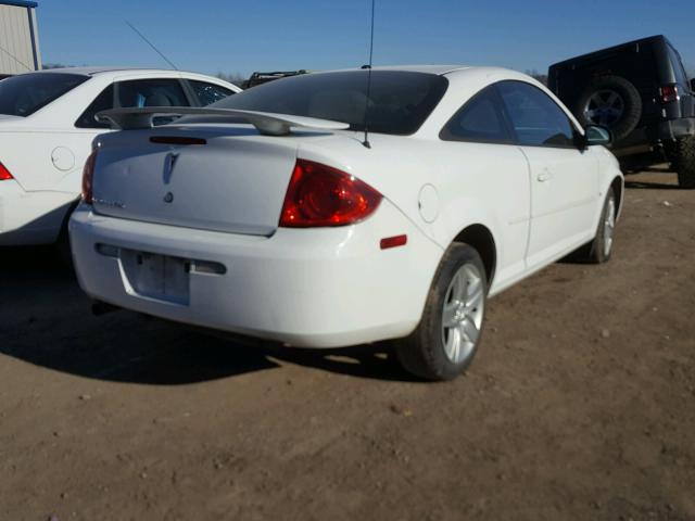 1G2AL18F587207761 - 2008 PONTIAC G5 WHITE photo 4