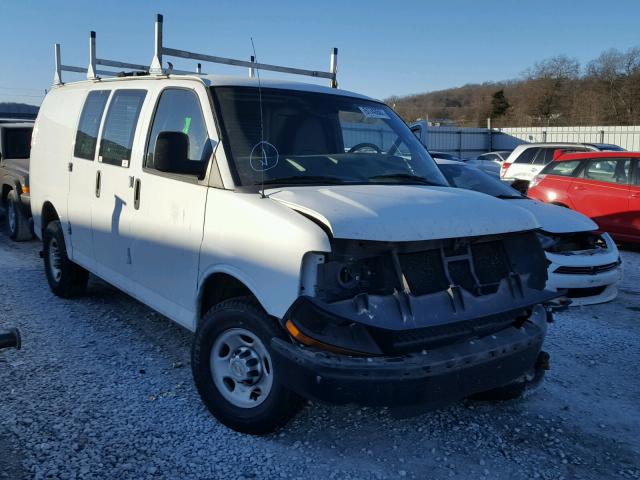 1GCWGFCG1B1166154 - 2011 CHEVROLET EXPRESS G2 WHITE photo 1