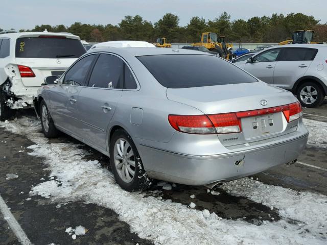 KMHFC46F78A256013 - 2008 HYUNDAI AZERA SE SILVER photo 3