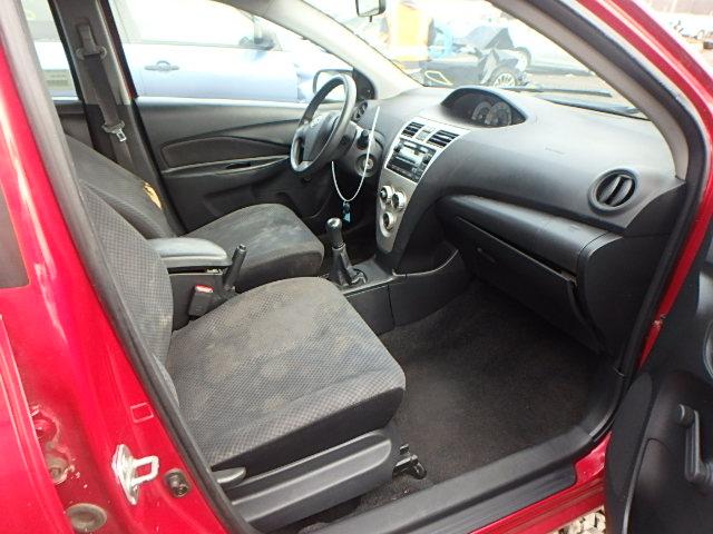 JTDBT903271044620 - 2007 TOYOTA YARIS RED photo 5