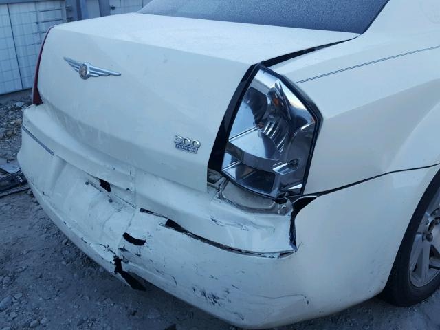 2C3KA53G16H495751 - 2006 CHRYSLER 300 TOURIN WHITE photo 9