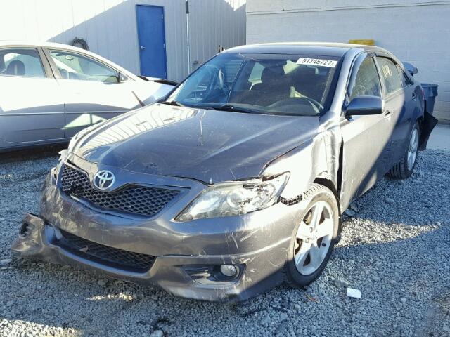 4T1BF3EK5BU142693 - 2011 TOYOTA CAMRY BASE CHARCOAL photo 2